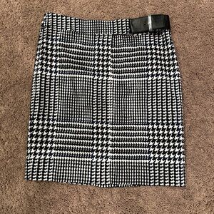 Michael kors Black and White Houndstooth Skirt| size 10